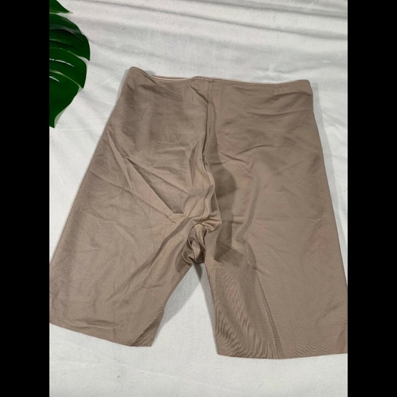 NEW Spanx‎ Slimplicity Mid-Thigh Shaper Sandcastle - Picture 7 of 9